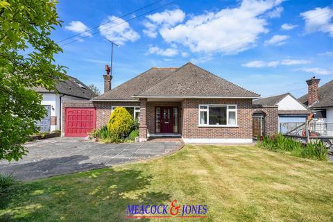 14 Newmans Drive, Hutton, Brentwood, CM13 2PZ