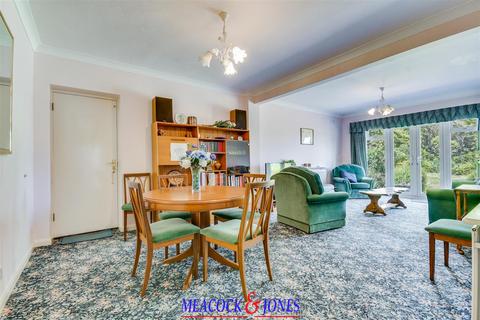 14 Newmans Drive, Hutton, Brentwood, CM13 2PZ