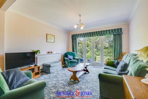 14 Newmans Drive, Hutton, Brentwood, CM13 2PZ