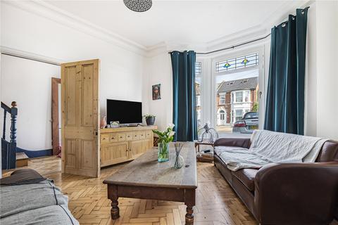 88 Arngask Road, London, SE6 1XX