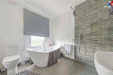 88 Arngask Road, London, SE6 1XX