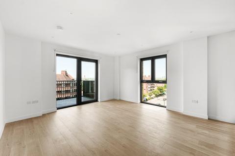 2 bedroom flat to rent, Darter House, Anax Street, London, N4