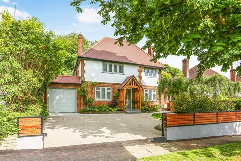 5 bedroom detached house for sale, Green Curve, Banstead