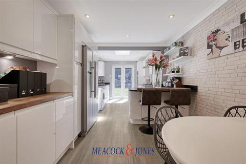 6 The Coverts, Hutton, Brentwood, CM13 2JP