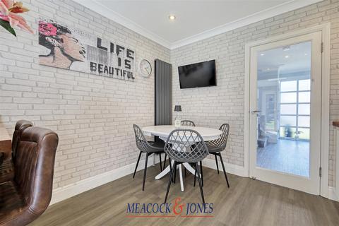 6 The Coverts, Hutton, Brentwood, CM13 2JP