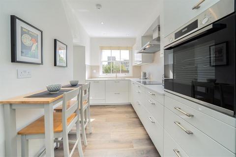 4 bedroom flat to rent, Cambridge Terrace, London NW1