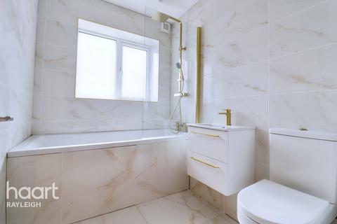 4 bedroom detached house for sale, The Blossoms, Arterial Road, Rayleigh