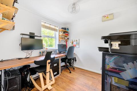 3 bedroom terraced house for sale, Benham Drive, Reading RG7