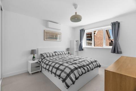 16 Webb Close, Hardwick, Cambridge, CB23 7EW