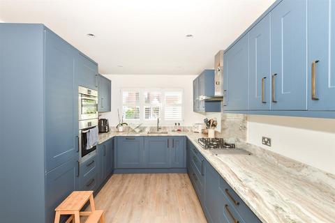 5 bedroom detached house for sale, Furze Close, Horley, Surrey
