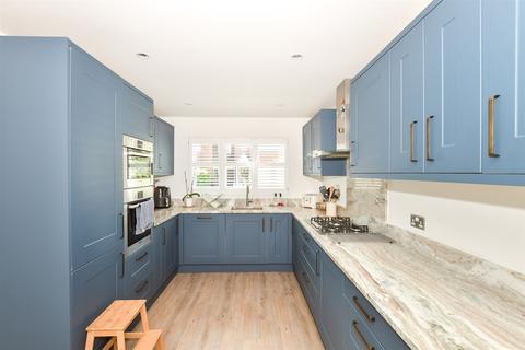 5 bedroom detached house for sale, Furze Close, Horley RH6