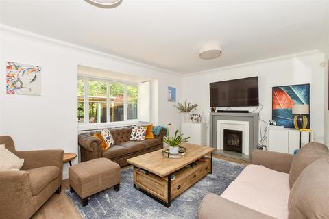 5 bedroom detached house for sale, Furze Close, Horley RH6
