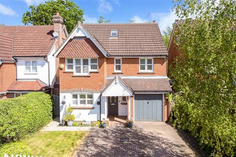5 bedroom detached house for sale, Furze Close, Horley RH6