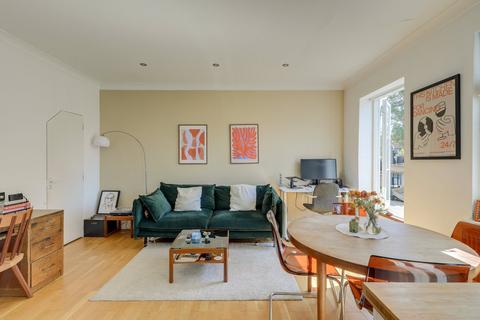2 bedroom flat for sale, Lyndhurst Way, Peckham, London, SE15