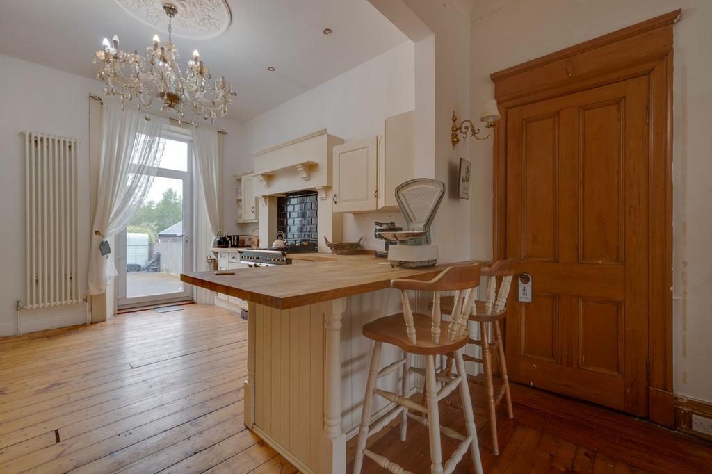 Kitchen/Dining Area