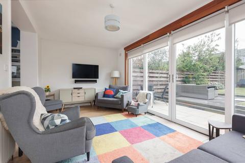 109 Silverknowes Gardens, Edinburgh, EH4 5NG