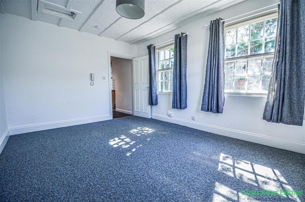 Sitting/Dining Room