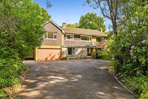 4 bedroom detached house for sale, Portsmouth Road, Horndean