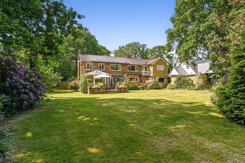 4 bedroom detached house for sale, Portsmouth Road, Horndean