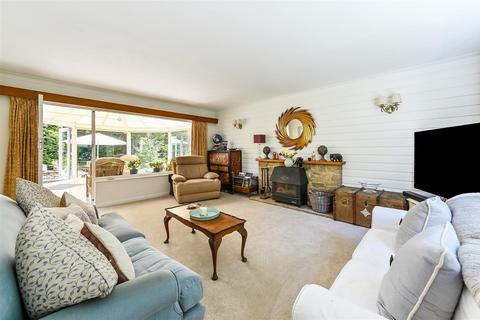 4 bedroom detached house for sale, Portsmouth Road, Horndean