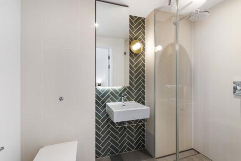 Studio to rent, City Road, Hoxton, London, EC1V