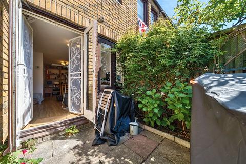 1 bedroom house for sale, Kennet Close, London SW11