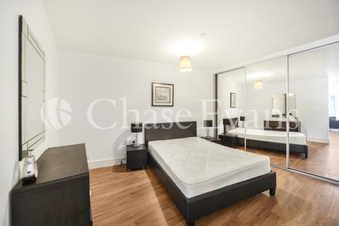 Studio to rent, Queensland Road, Queensland Terrace, Islington, London, N7