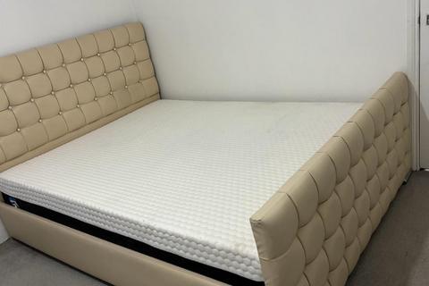 1 bedroom flat to rent, Woodford Avenue, Ilford, Essex, IG2