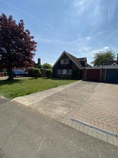 4 bedroom detached bungalow for sale, Farnham Lane, Slough