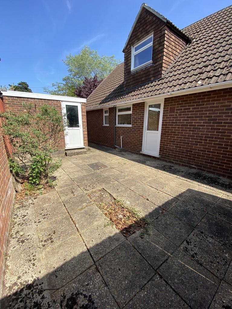 Side left garage