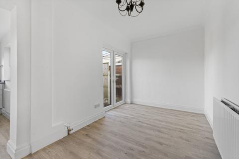 2 bedroom semi-detached house to rent, Sealand Road, Chester CH1