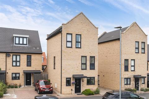 32 Iceni Square, Harlow, CM18 7FL