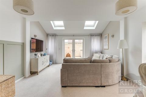 32 Iceni Square, Harlow, CM18 7FL