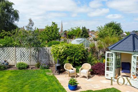 4 bedroom detached bungalow for sale, Ham View, Upton-Upon-Severn WR8