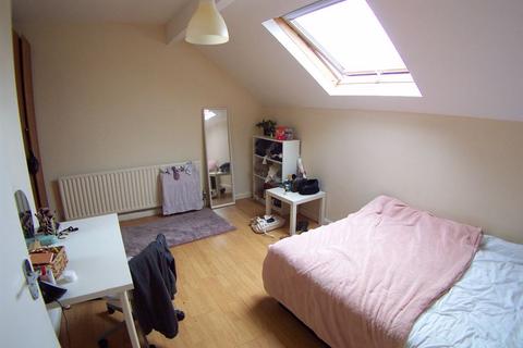21 Hessle Place, Leeds, LS6 1EU