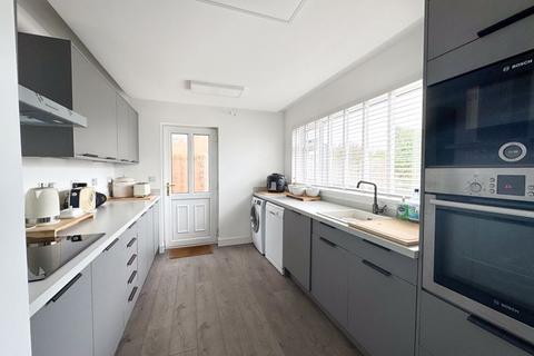 3 bedroom semi-detached house for sale, SOUTH VIEW, HOLTON LE CLAY