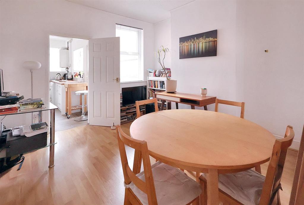 House in Nottingham, Hyson Green - View 3