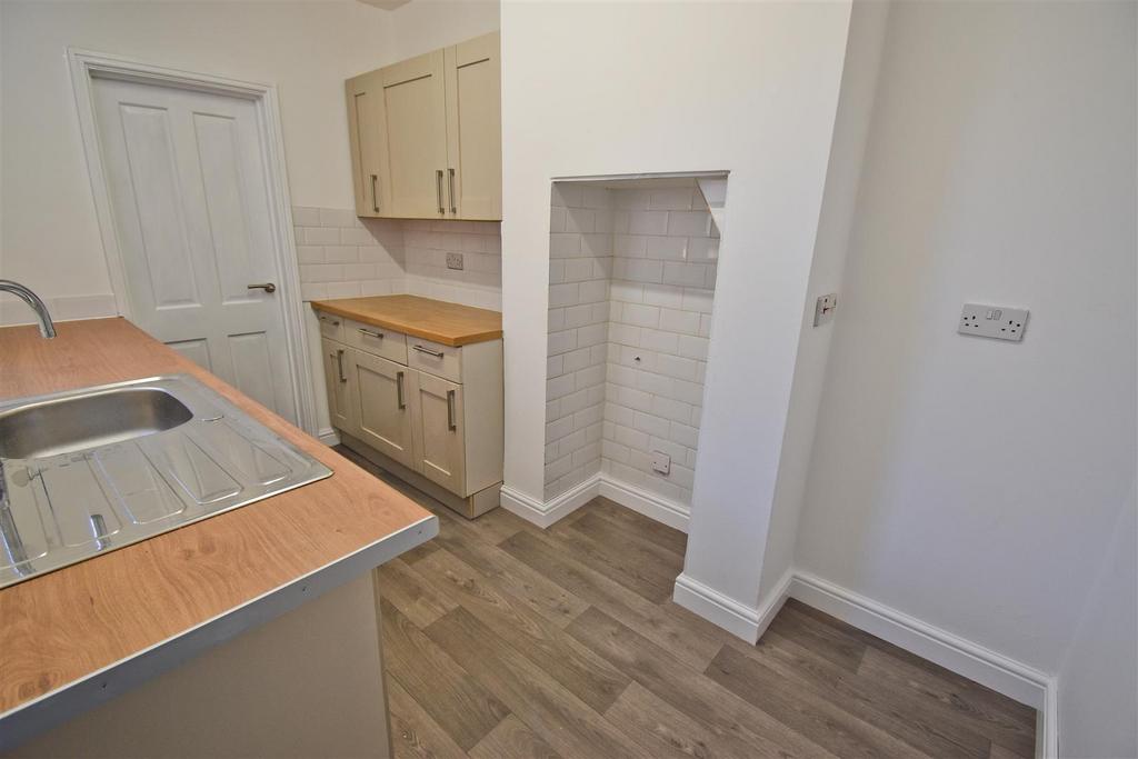 Kitchen 1.jpg