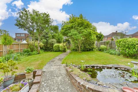 4 bedroom detached house for sale, The Shades, Rochester ME2