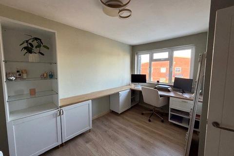 6 Hill Fold, Dawley Bank, Telford, TF4 2QE