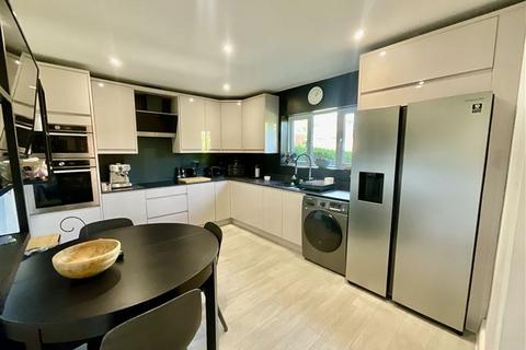 23 Ballifield Road, Sheffield, S13 9HW