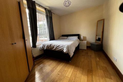 2 bedroom property to rent, Allerton Street , Provost Estate, London N1