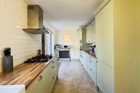 16 Winston Close, Radcliffe, Manchester, M26 4WS
