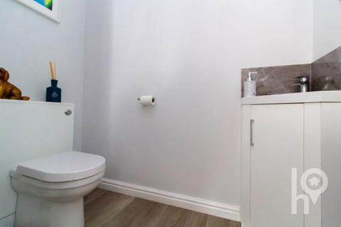 17 Avocet Walk, Iwade, Sittingbourne, ME9 8WS