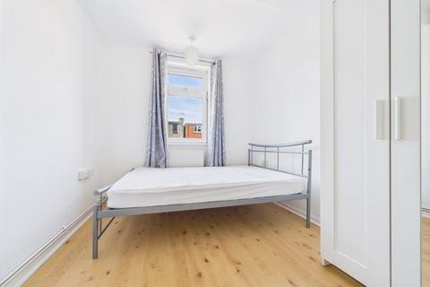 56 Glengarnock Avenue, London, E14 3BP