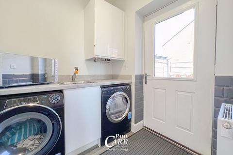 6 Fleming Drive, Streethay, Lichfield, WS13 8UW