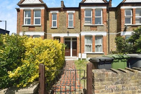 3 bedroom maisonette to rent, George Lane, London SE13