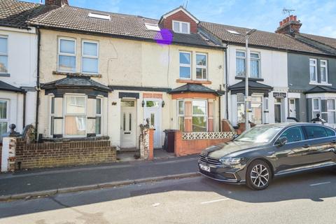 4 bedroom terraced house for sale, Toronto Road, Kent ME7