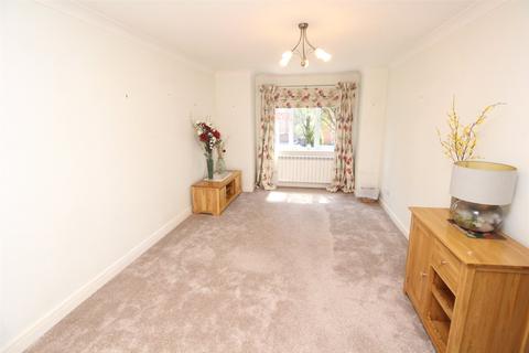 2 bedroom apartment for sale, Pippin Court, Barnet EN4