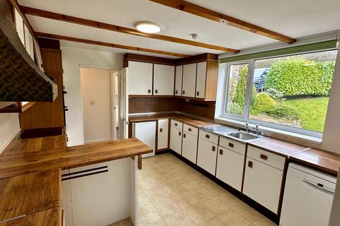 4 bedroom detached bungalow to rent, Wrigglebrook, Kingsthorne